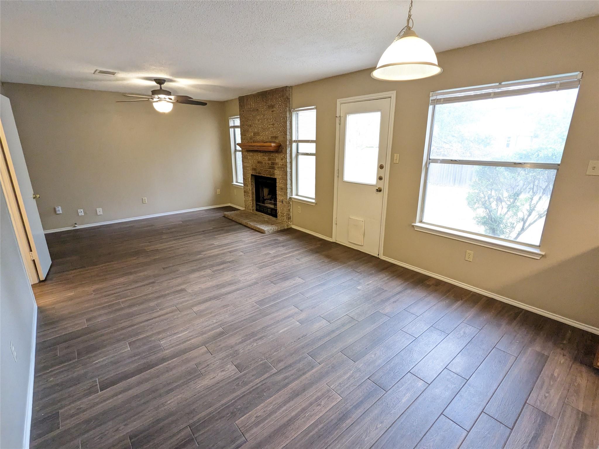 8608 Dandelion Trl Property Photo 5