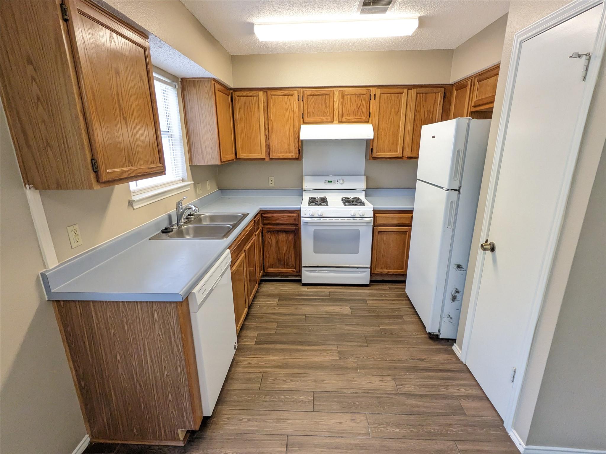 8608 Dandelion Trl Property Photo 7
