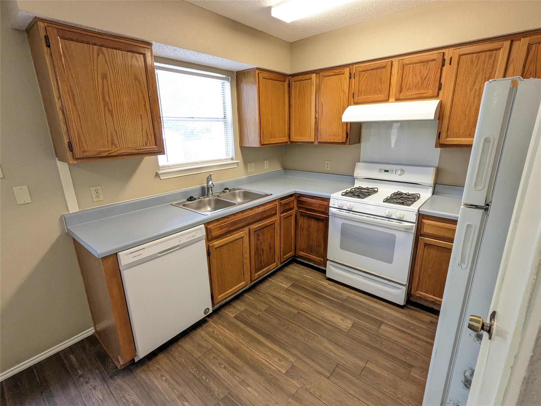 8608 Dandelion Trl Property Photo 8