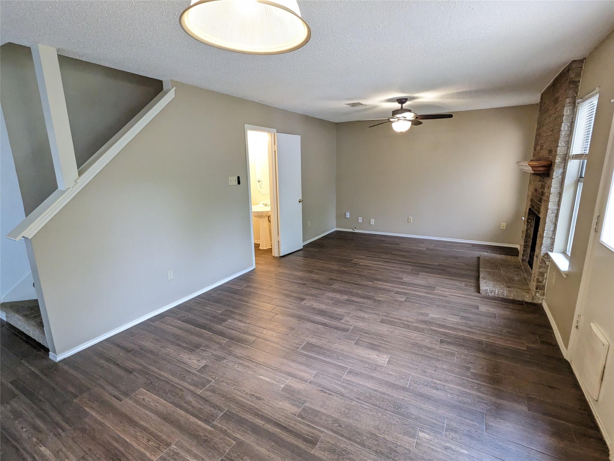 8608 Dandelion Trl Property Photo 10