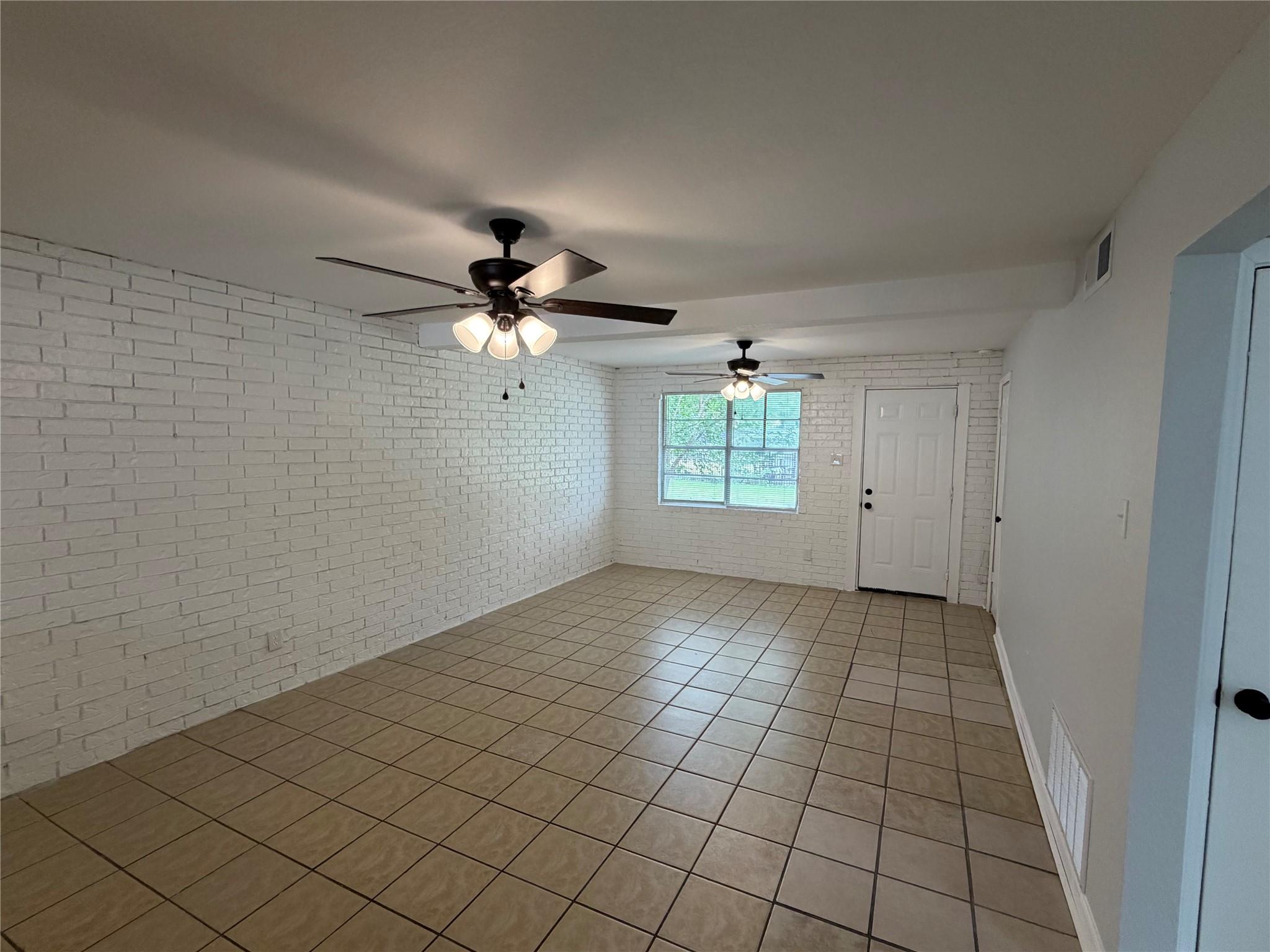 401 Branch St Property Photo 1