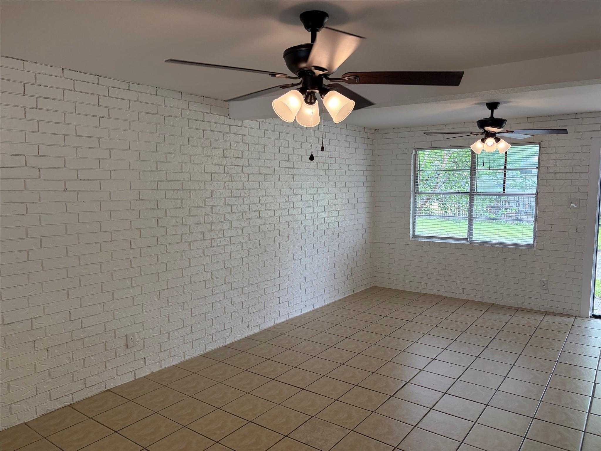 401 Branch St Property Photo 3