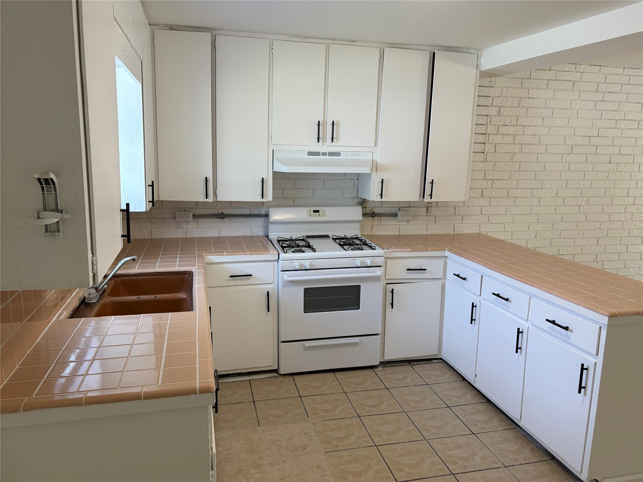 401 Branch St Property Photo 5