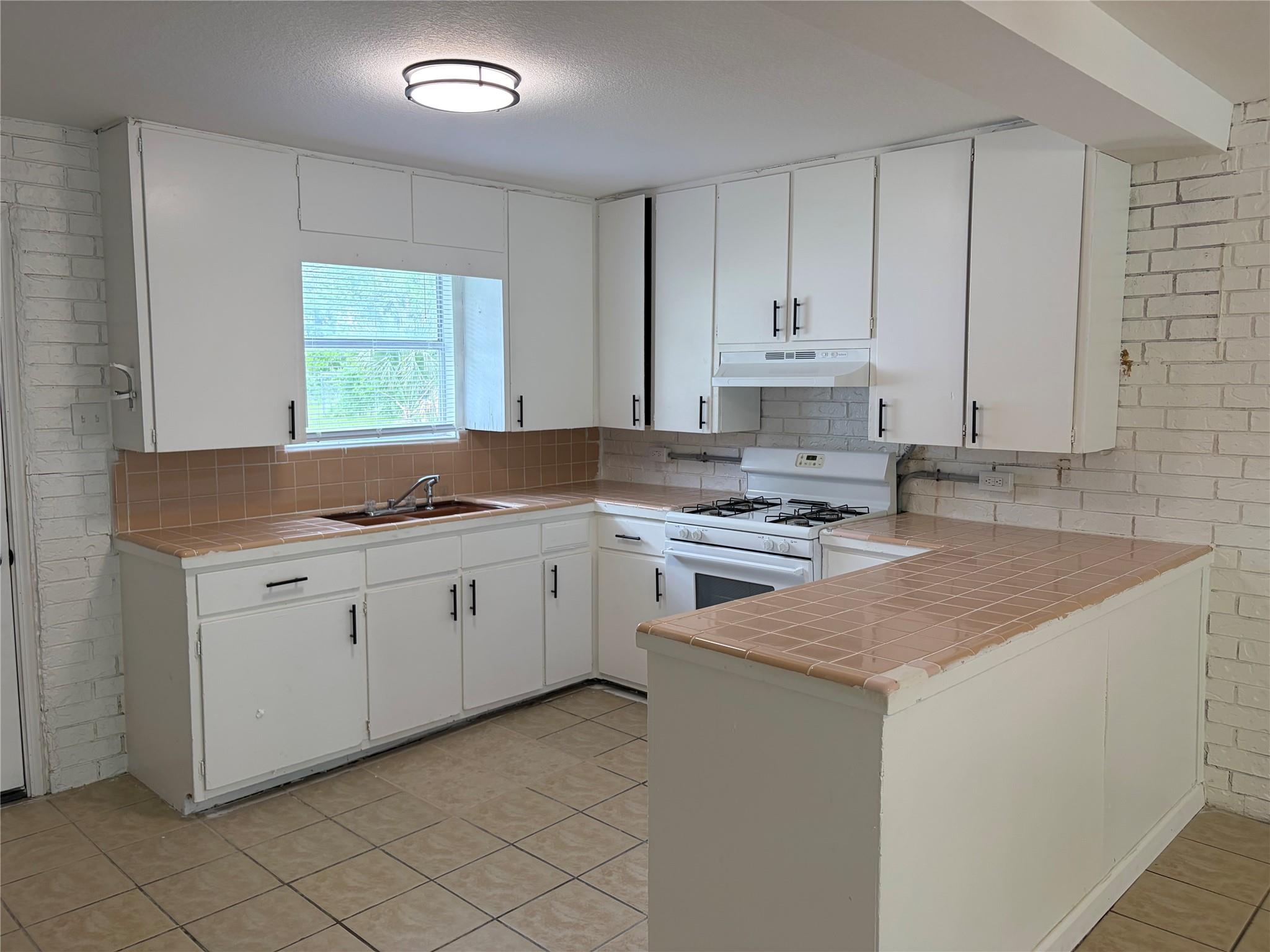 401 Branch St Property Photo 6