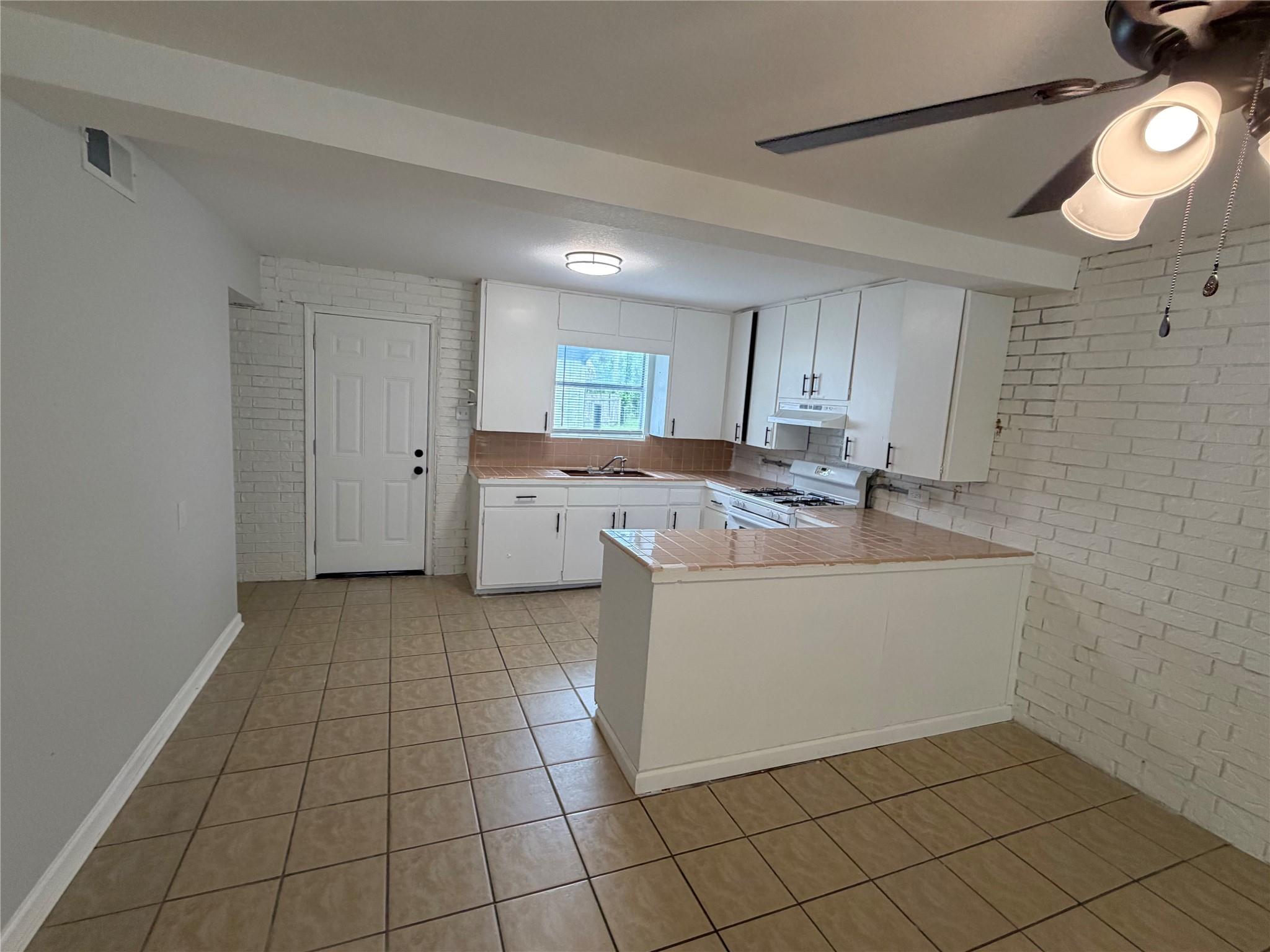 401 Branch St Property Photo 7