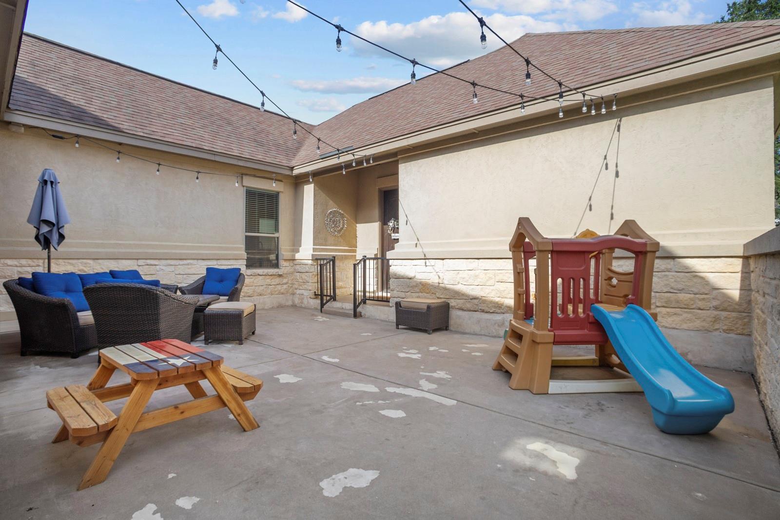 522 Carriage House Dr #43 Property Photo 4