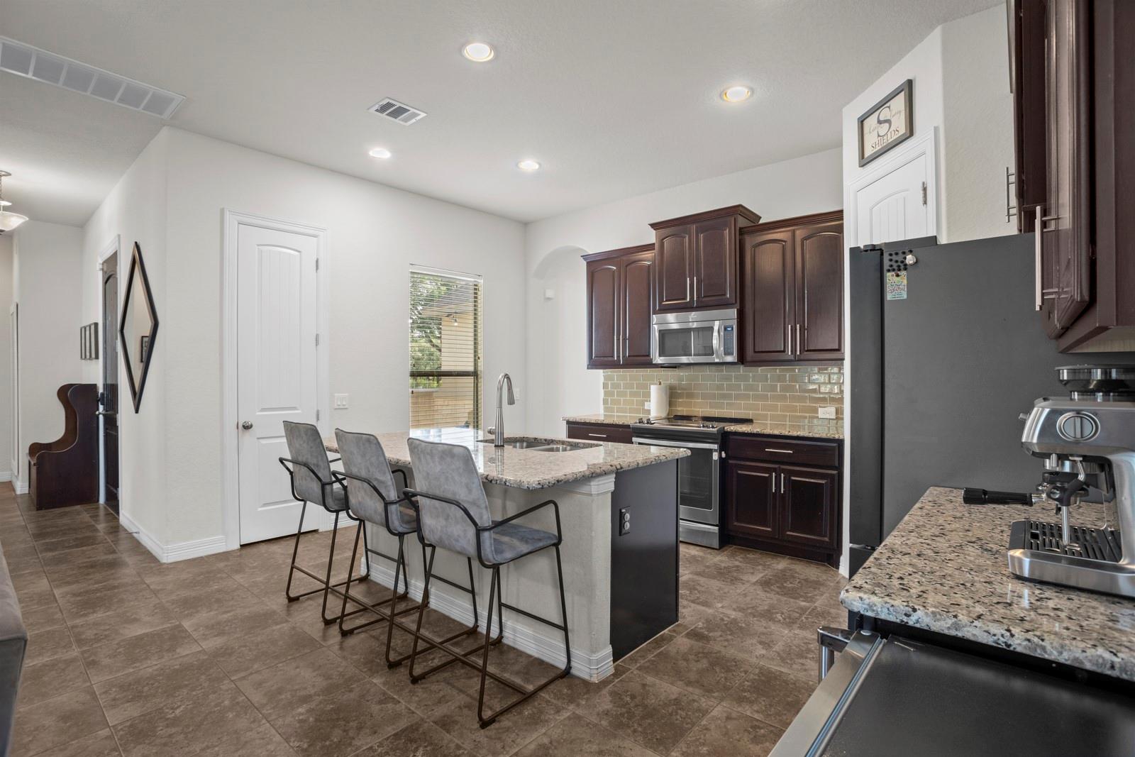 522 Carriage House Dr #43 Property Photo 13
