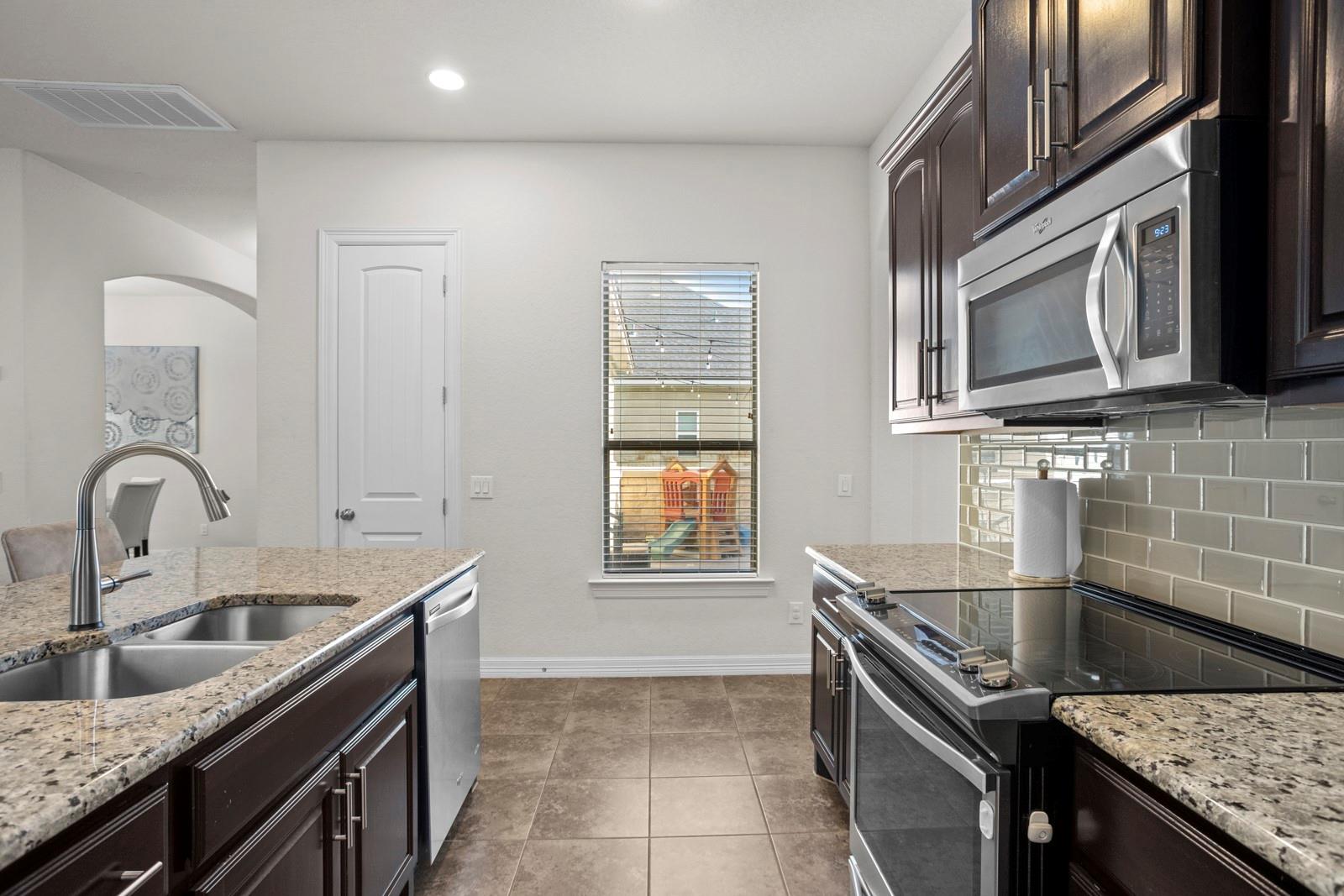 522 Carriage House Dr #43 Property Photo 16
