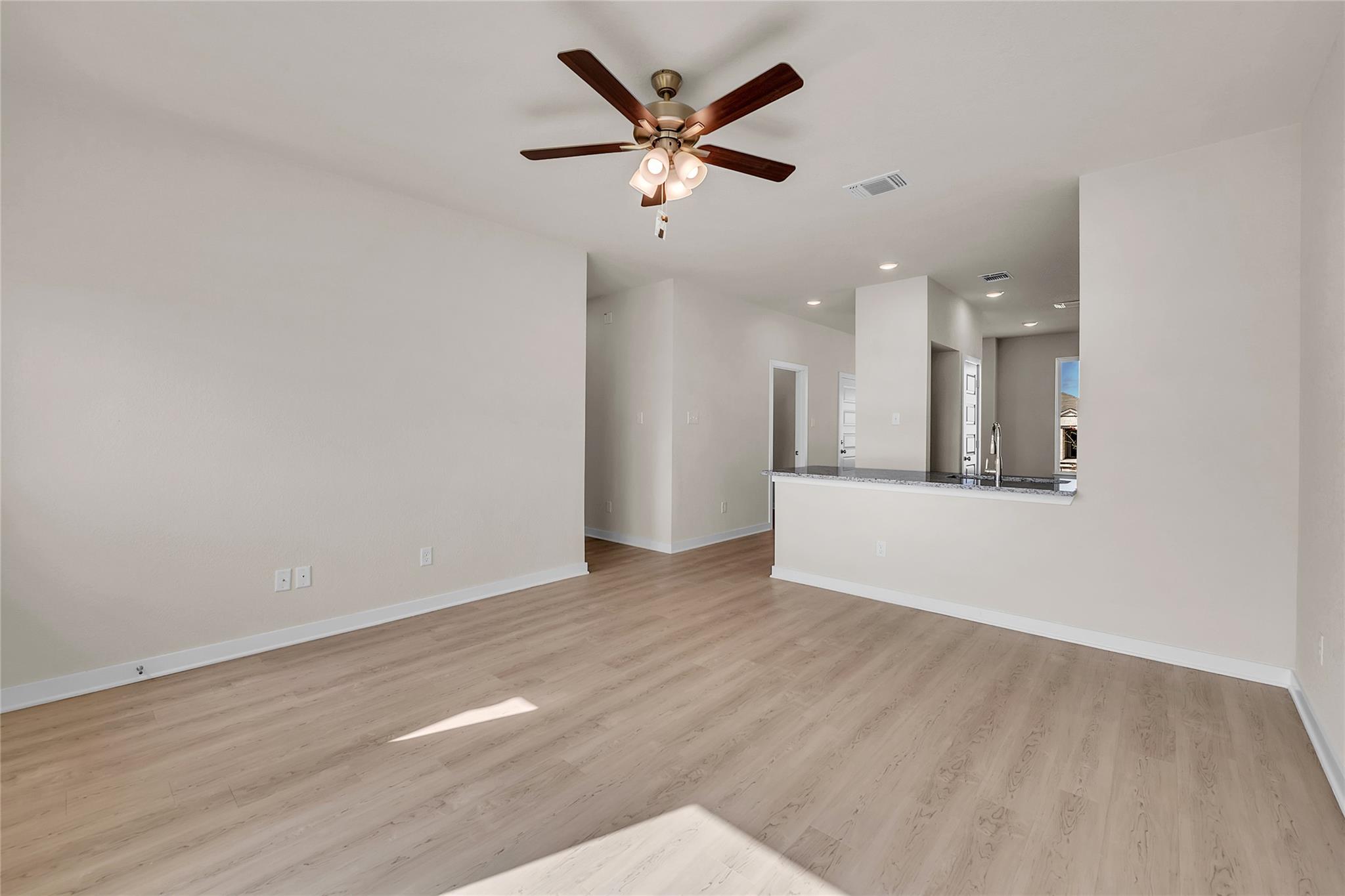 290 Boatright Blvd Property Photo 8