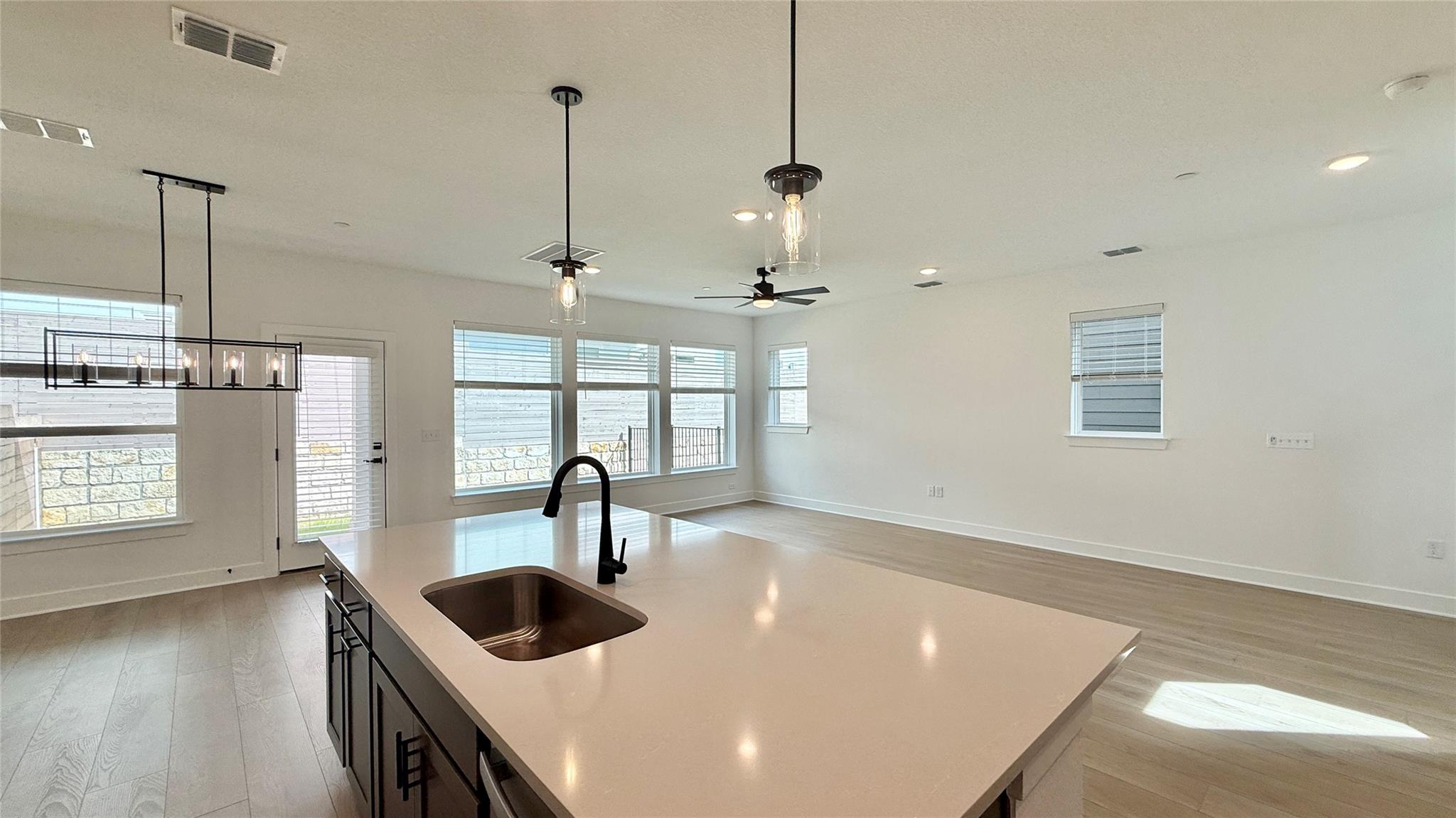 1016 Brickell Loop #b Property Photo 6
