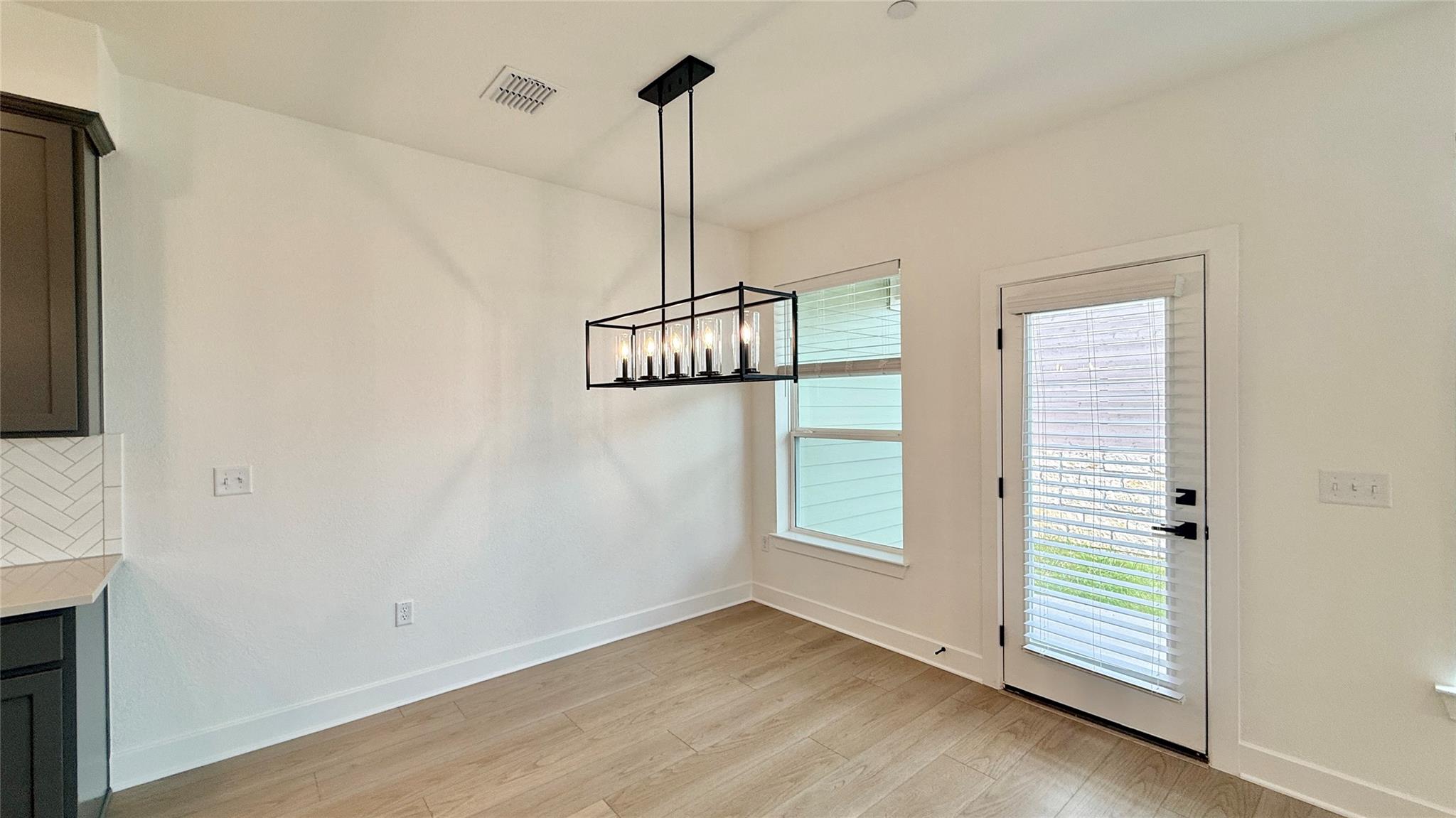 1016 Brickell Loop #b Property Photo 9
