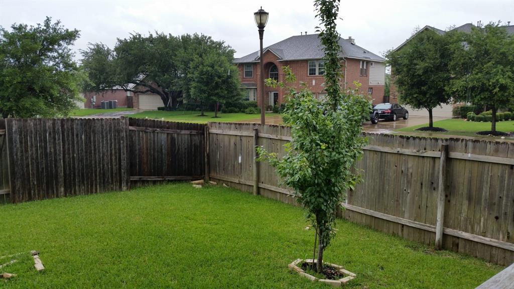 15301 Fernhill Dr Property Photo 13