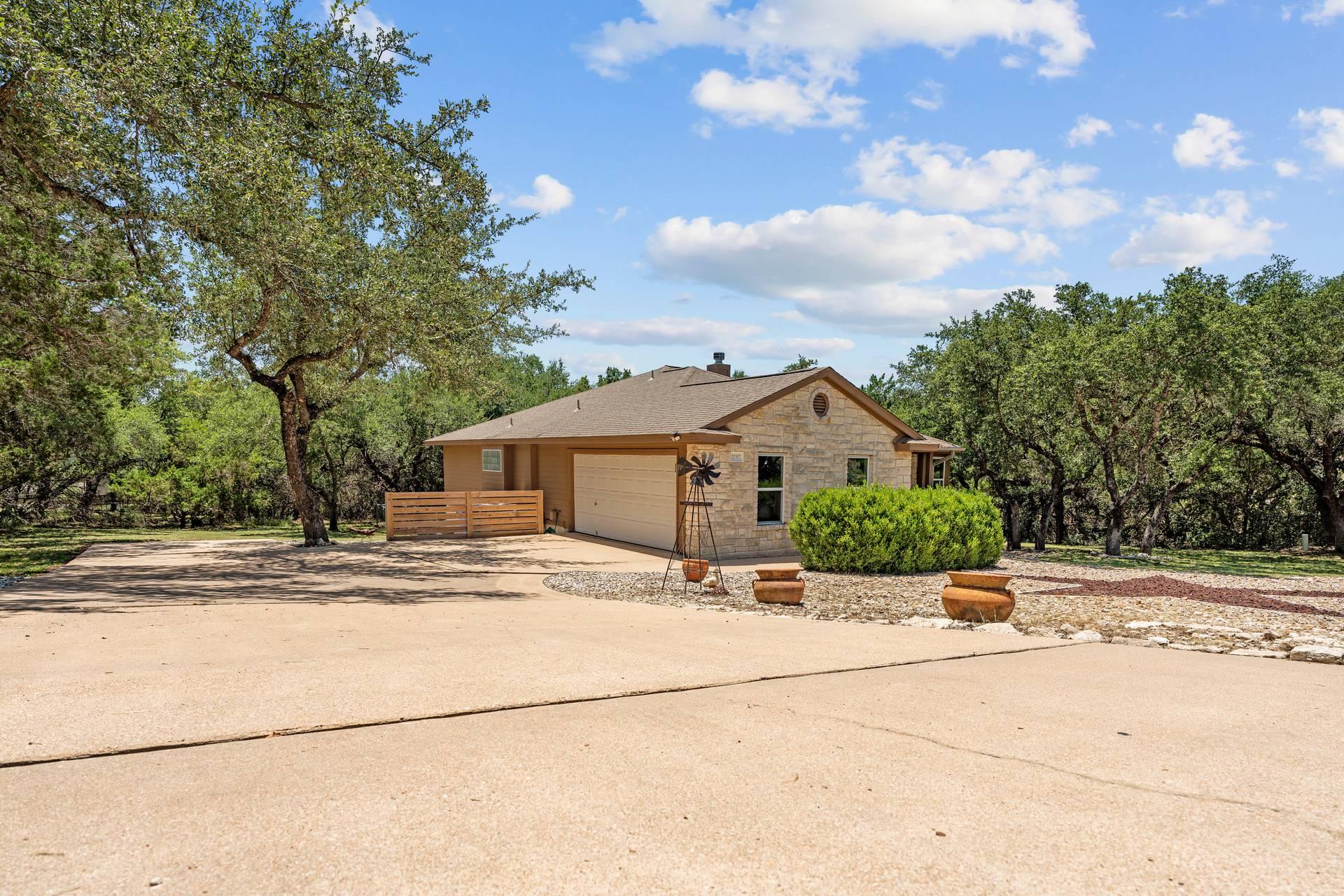20307 Highland Lake Dr Property Photo 2