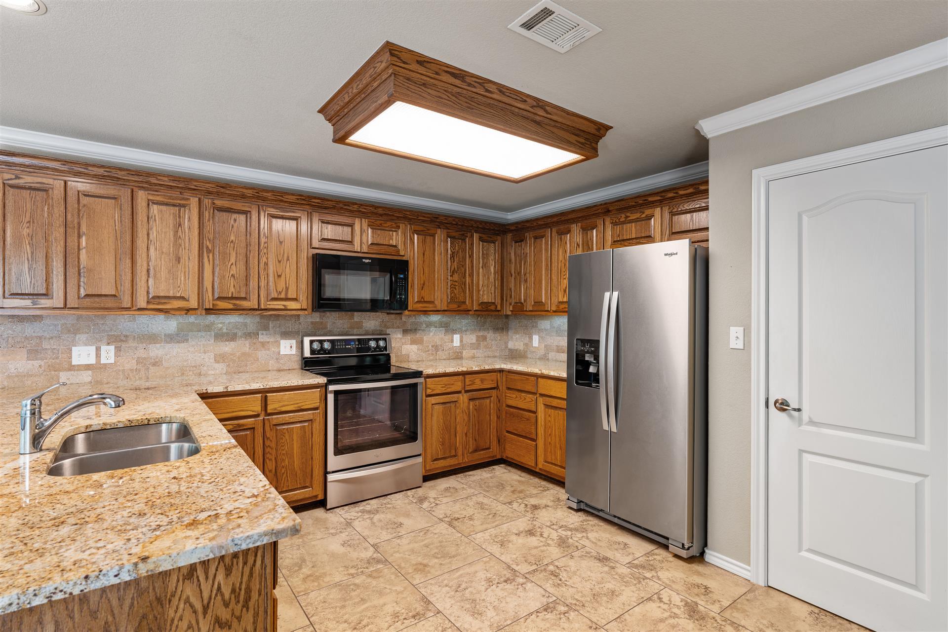 20307 Highland Lake Dr Property Photo 5