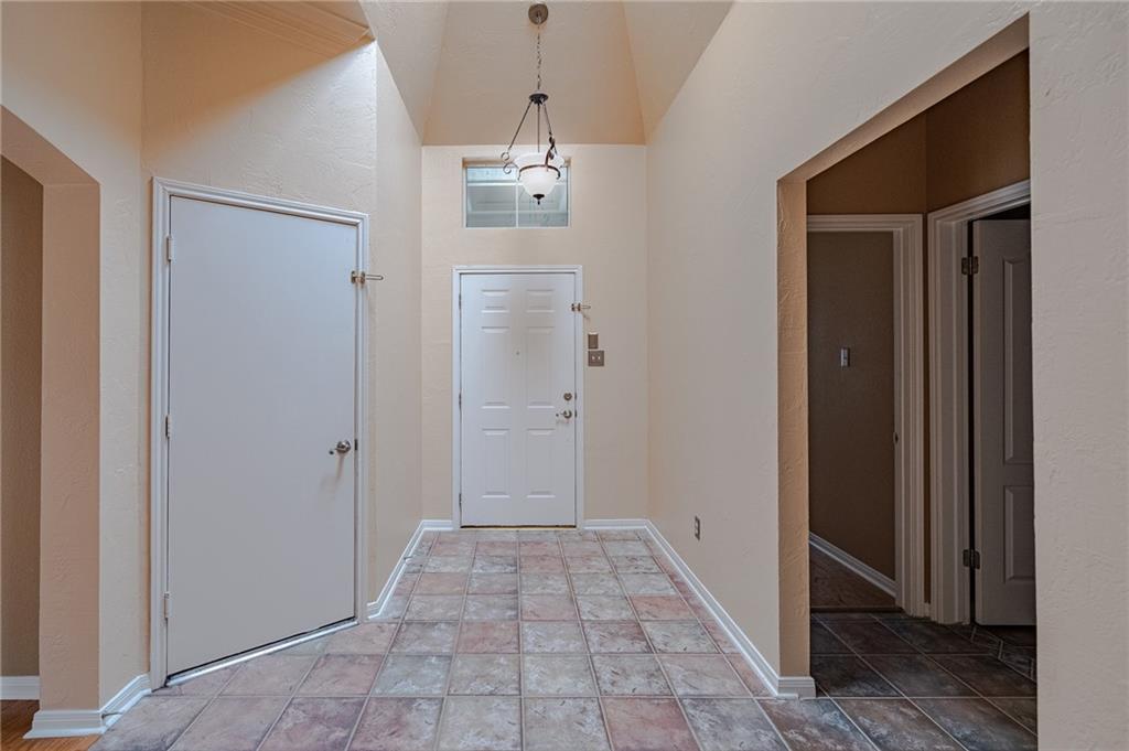 27 Troon Dr Property Photo 4