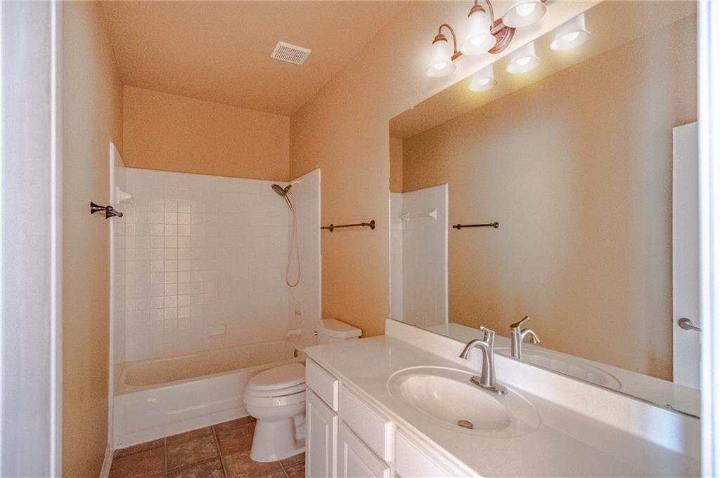 27 Troon Dr Property Photo 10