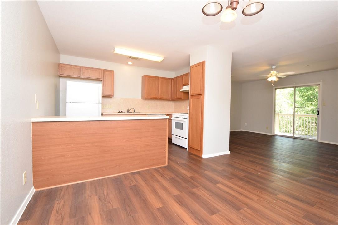 10811 Lanshire Dr #c Property Photo 5