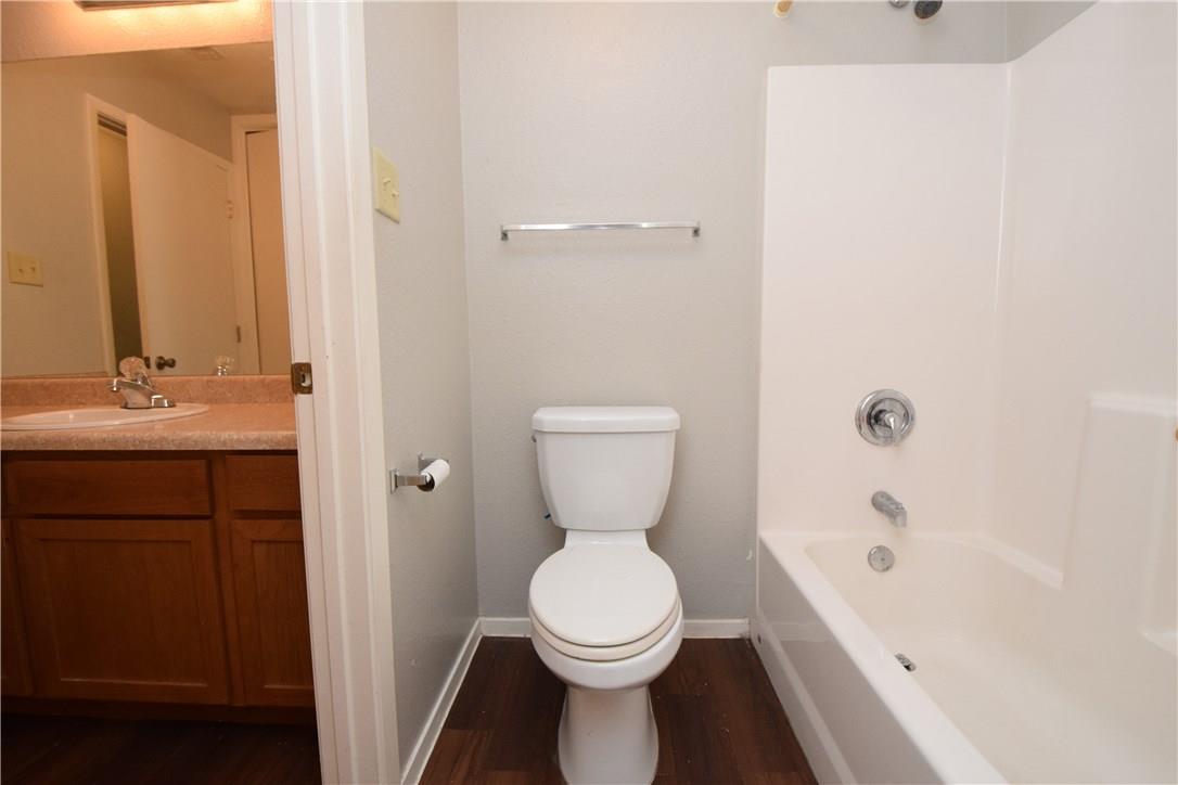 10811 Lanshire Dr #c Property Photo 11