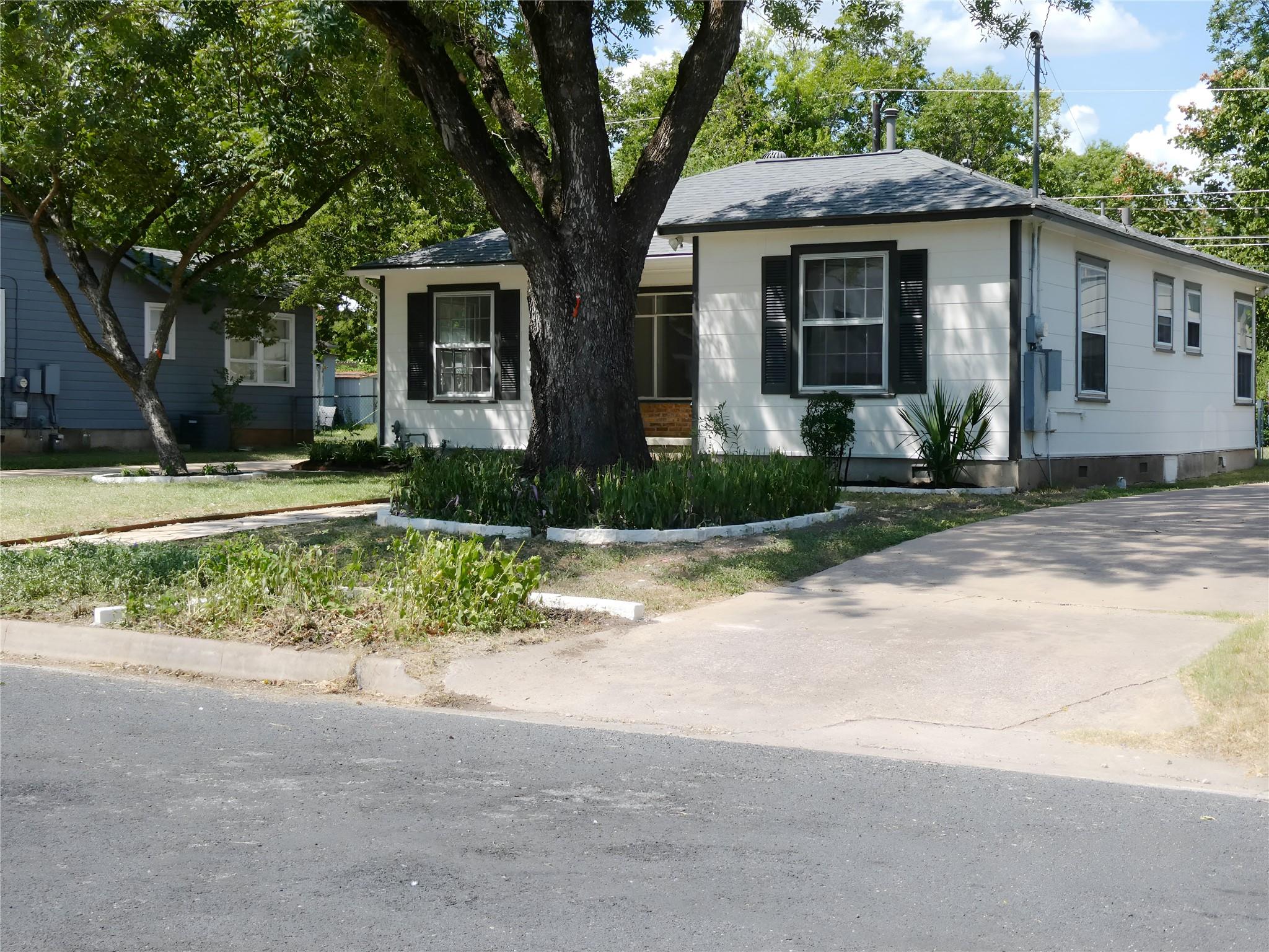 1206 Madison Ave Property Photo 2