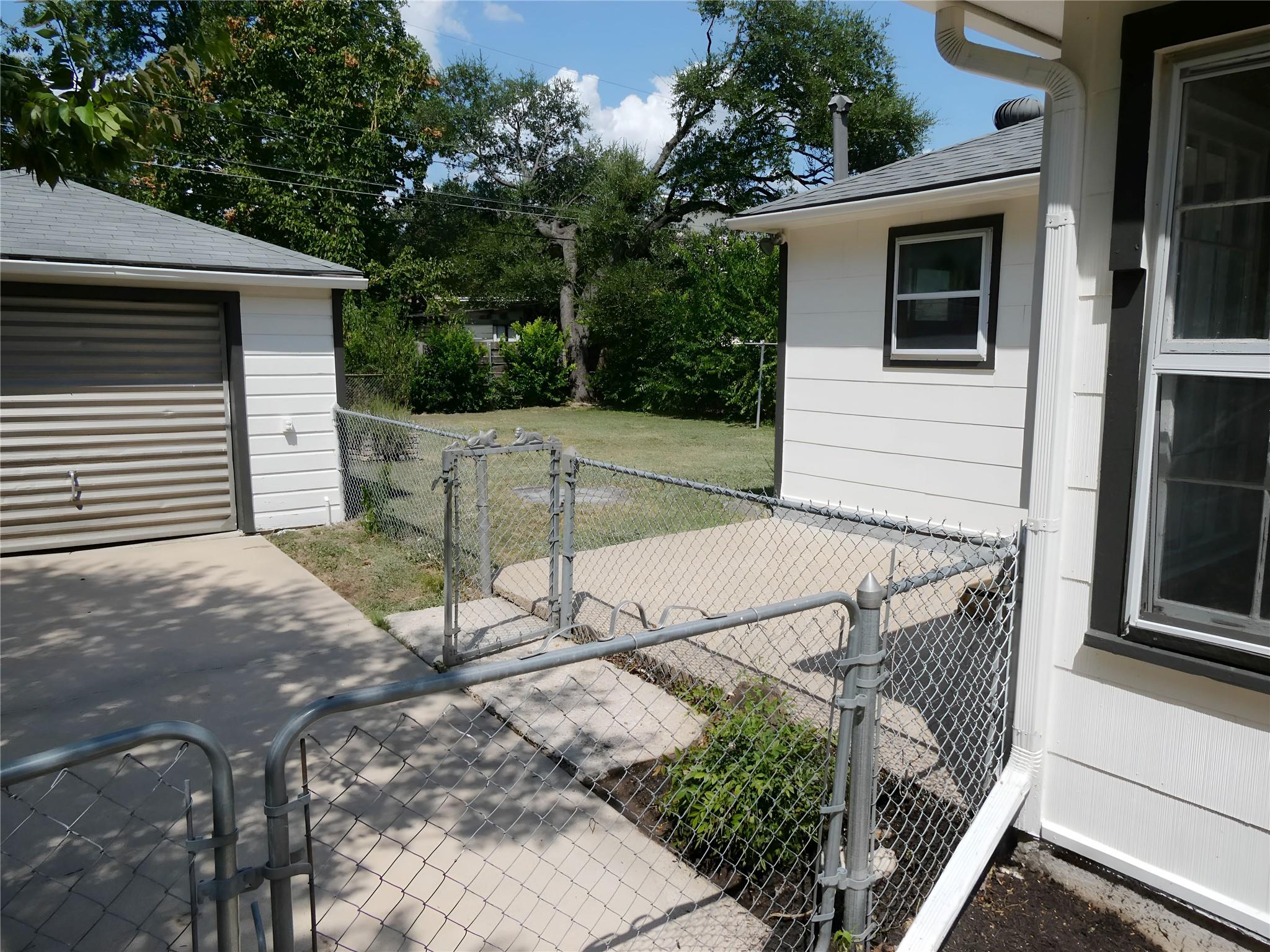 1206 Madison Ave Property Photo 20