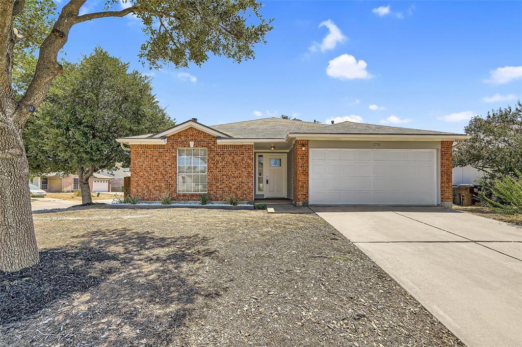 1701 Hollow Tree Blvd Property Photo 2