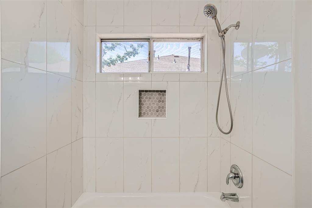 1701 Hollow Tree Blvd Property Photo 14