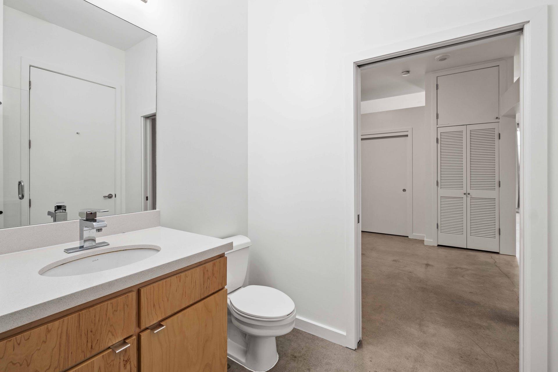 507 Sabine St #304 Property Photo 13