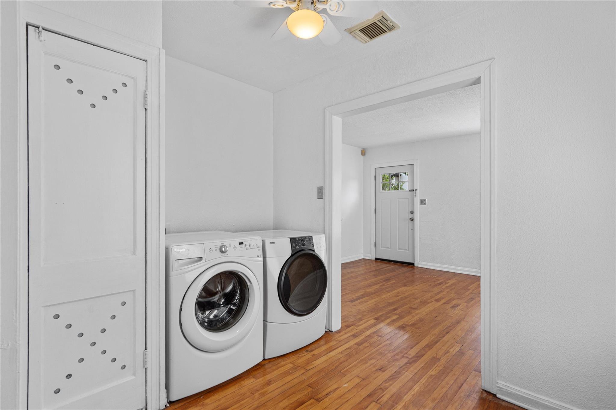 2932 Moss St Property Photo 6