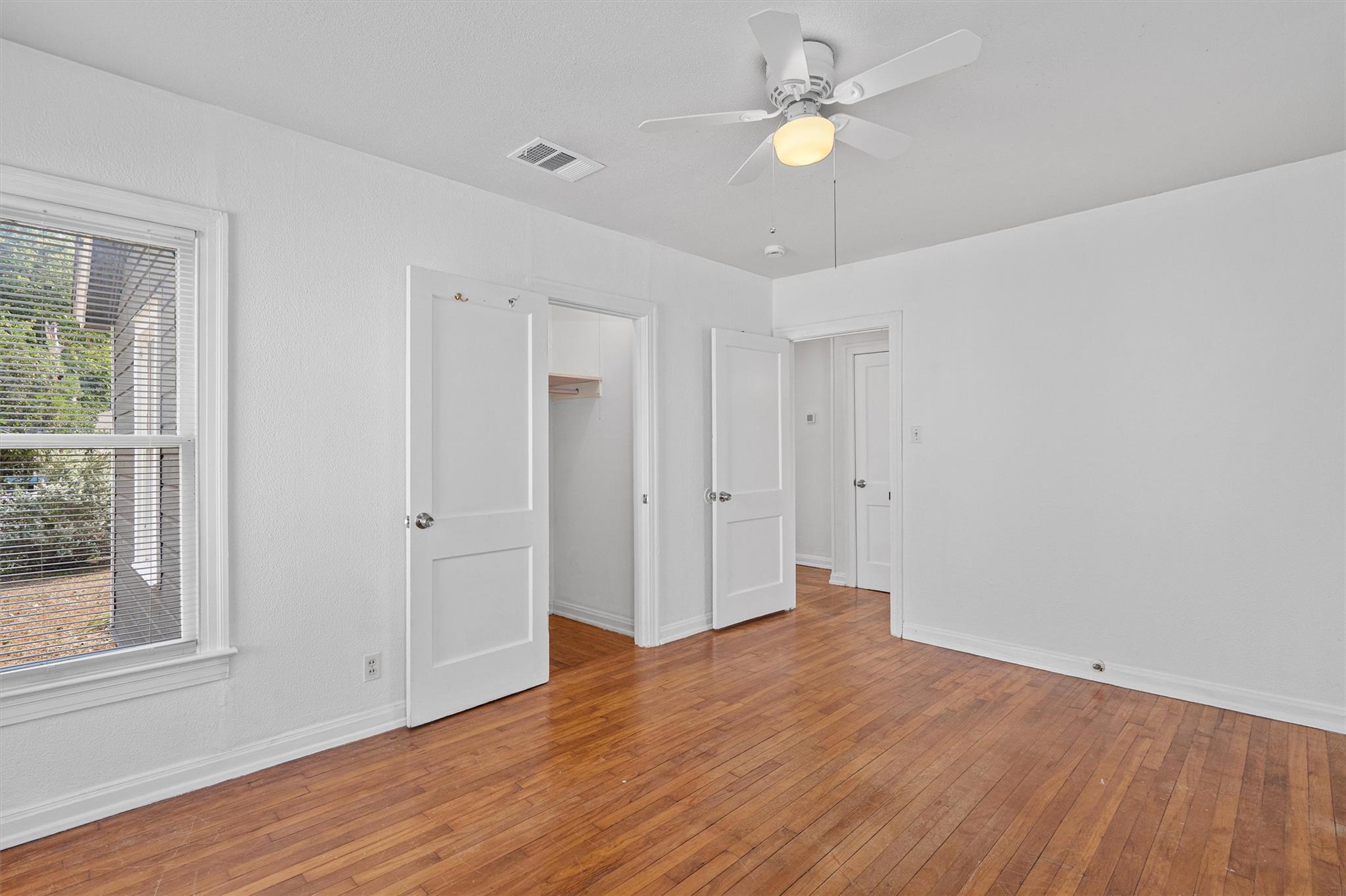2932 Moss St Property Photo 11