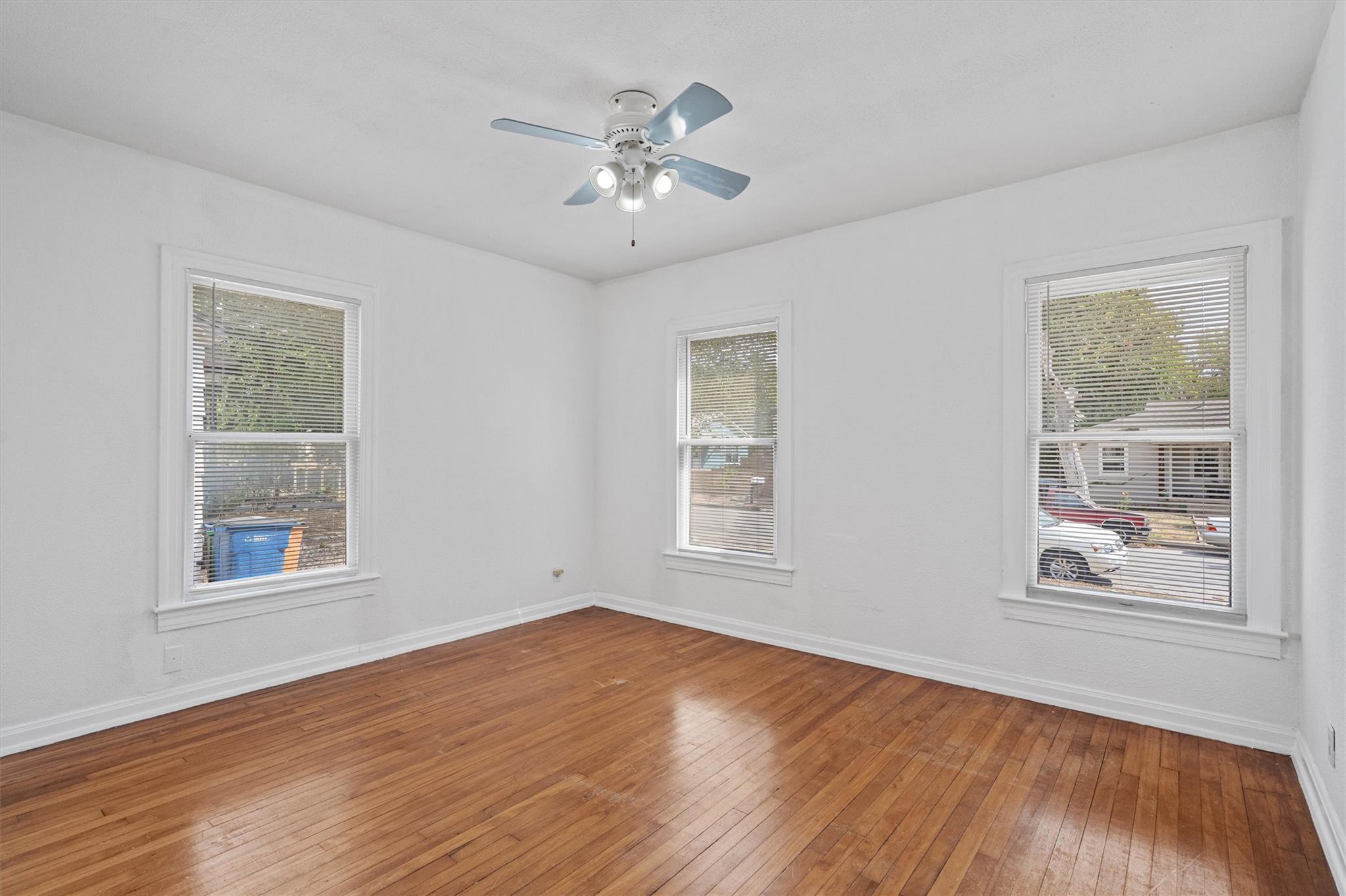 2932 Moss St Property Photo 13