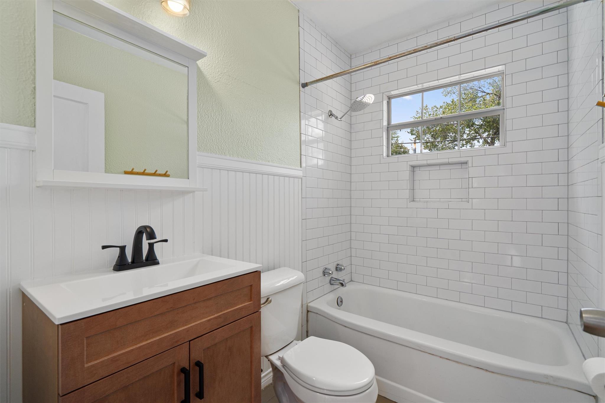 2932 Moss St Property Photo 15