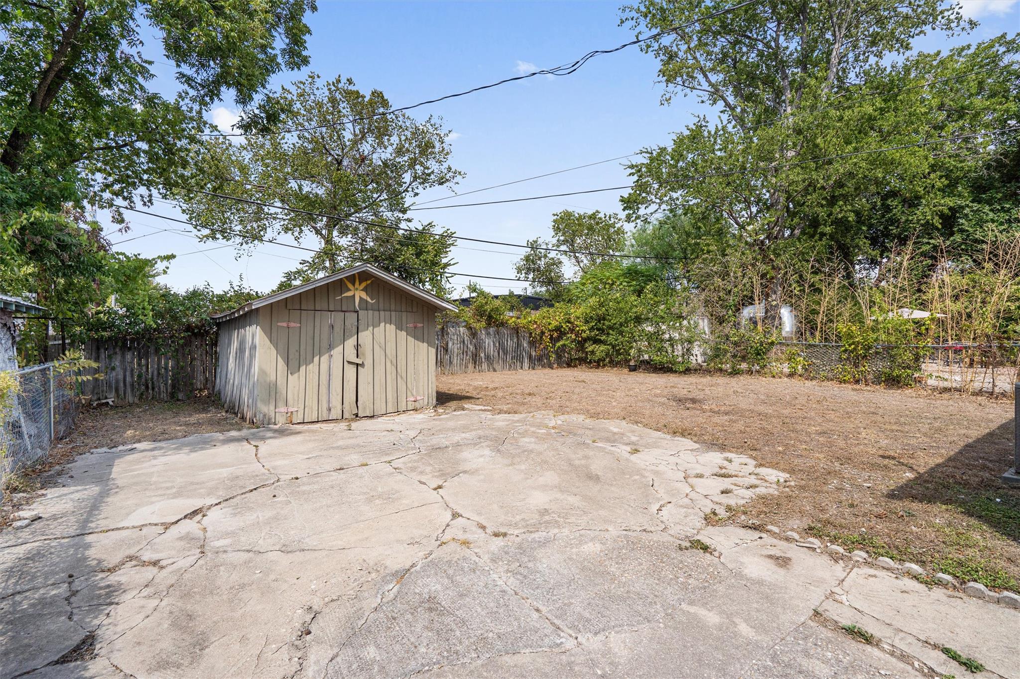 2932 Moss St Property Photo 16