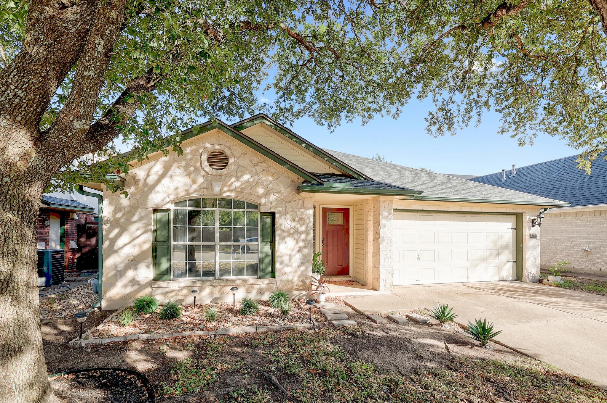 15629 Ecorio Dr Property Photo 1