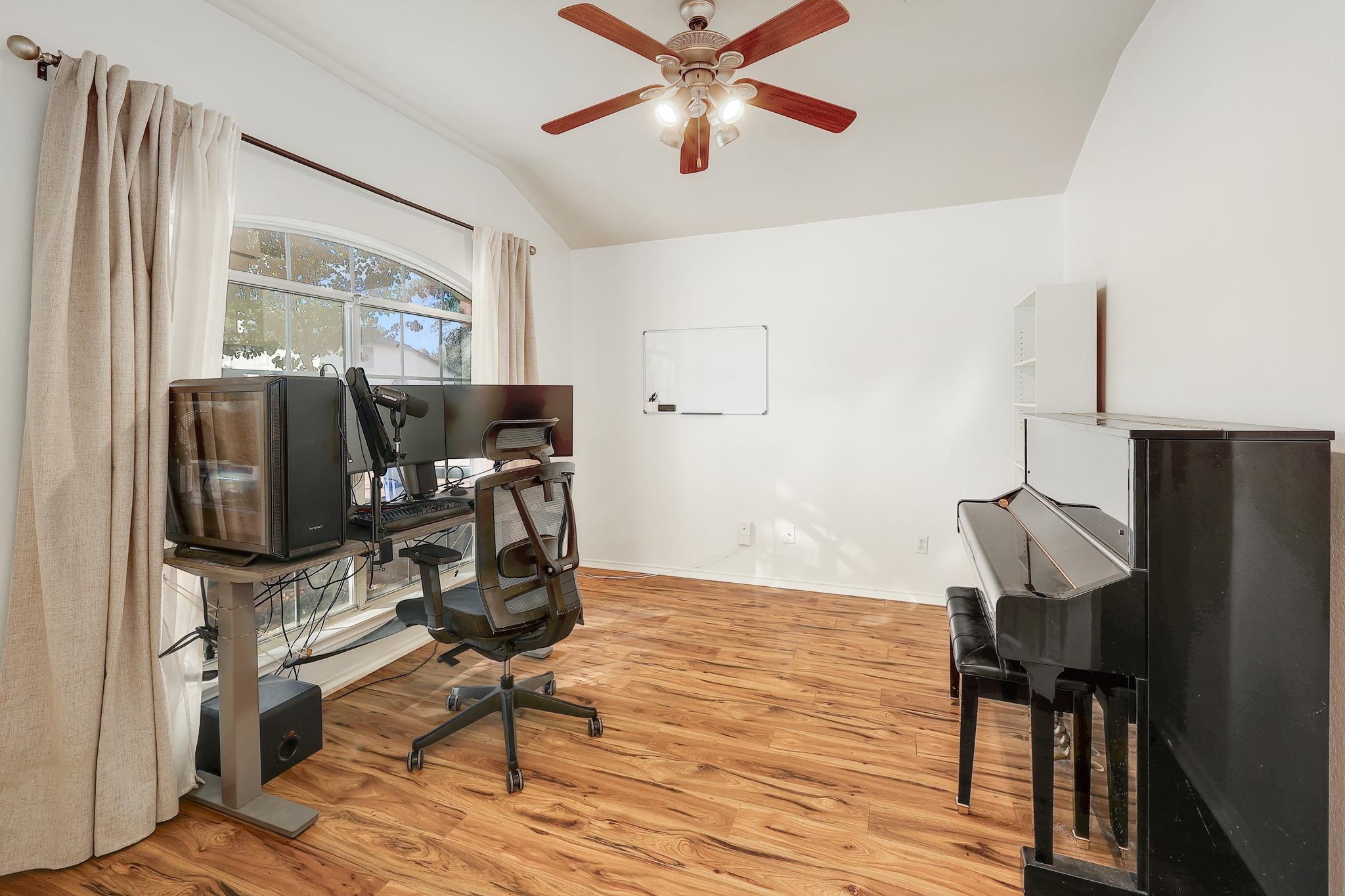15629 Ecorio Dr Property Photo 14