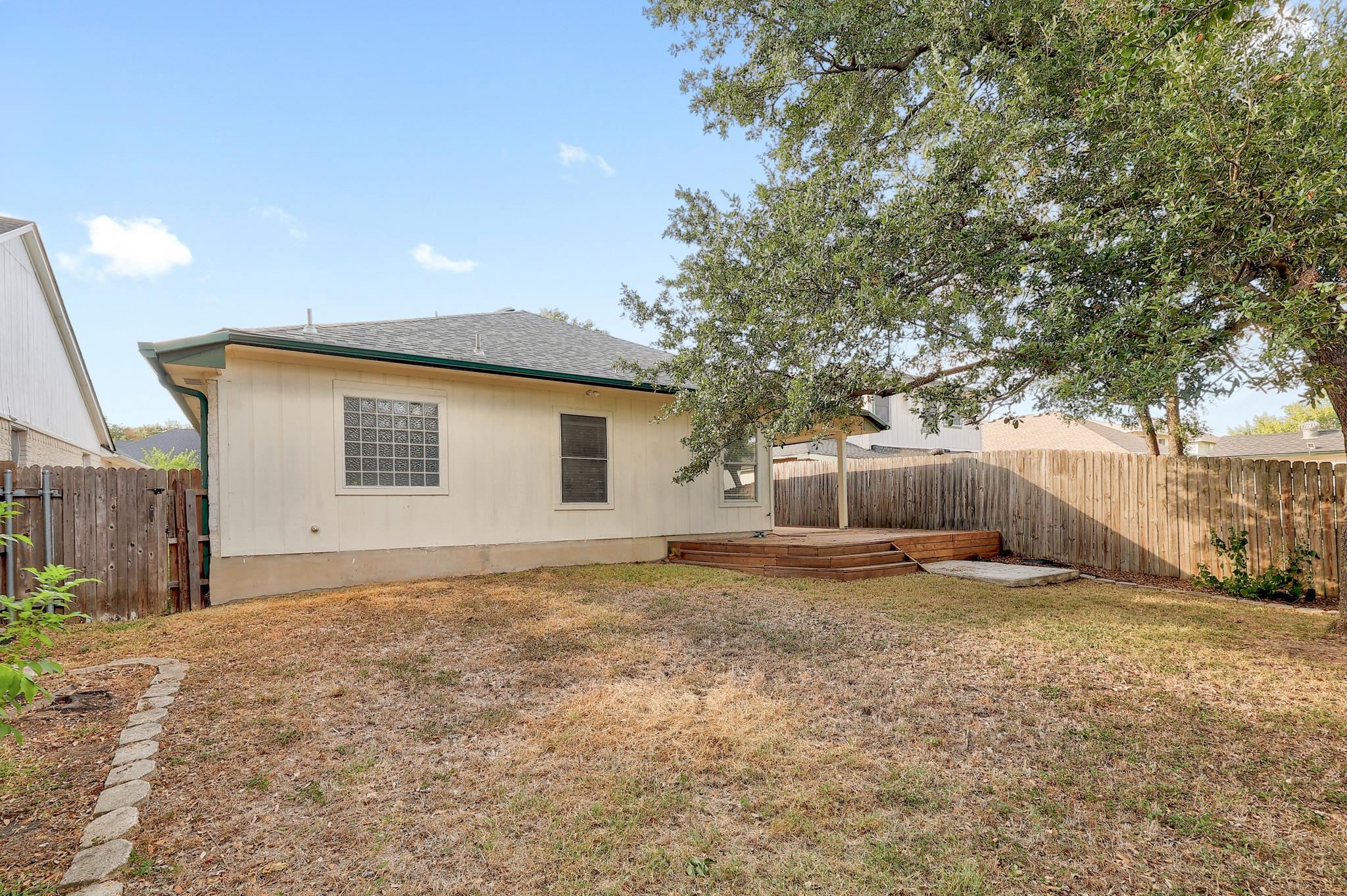 15629 Ecorio Dr Property Photo 27
