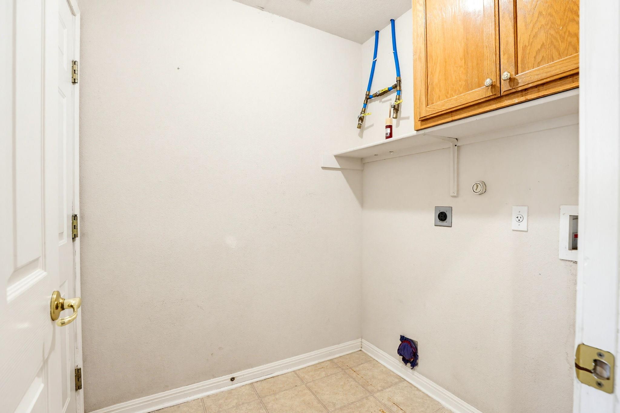 196 Langely None Property Photo 15