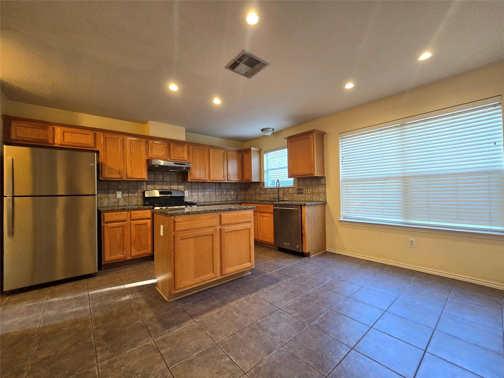 8336 Alvin High Ln Property Photo 7