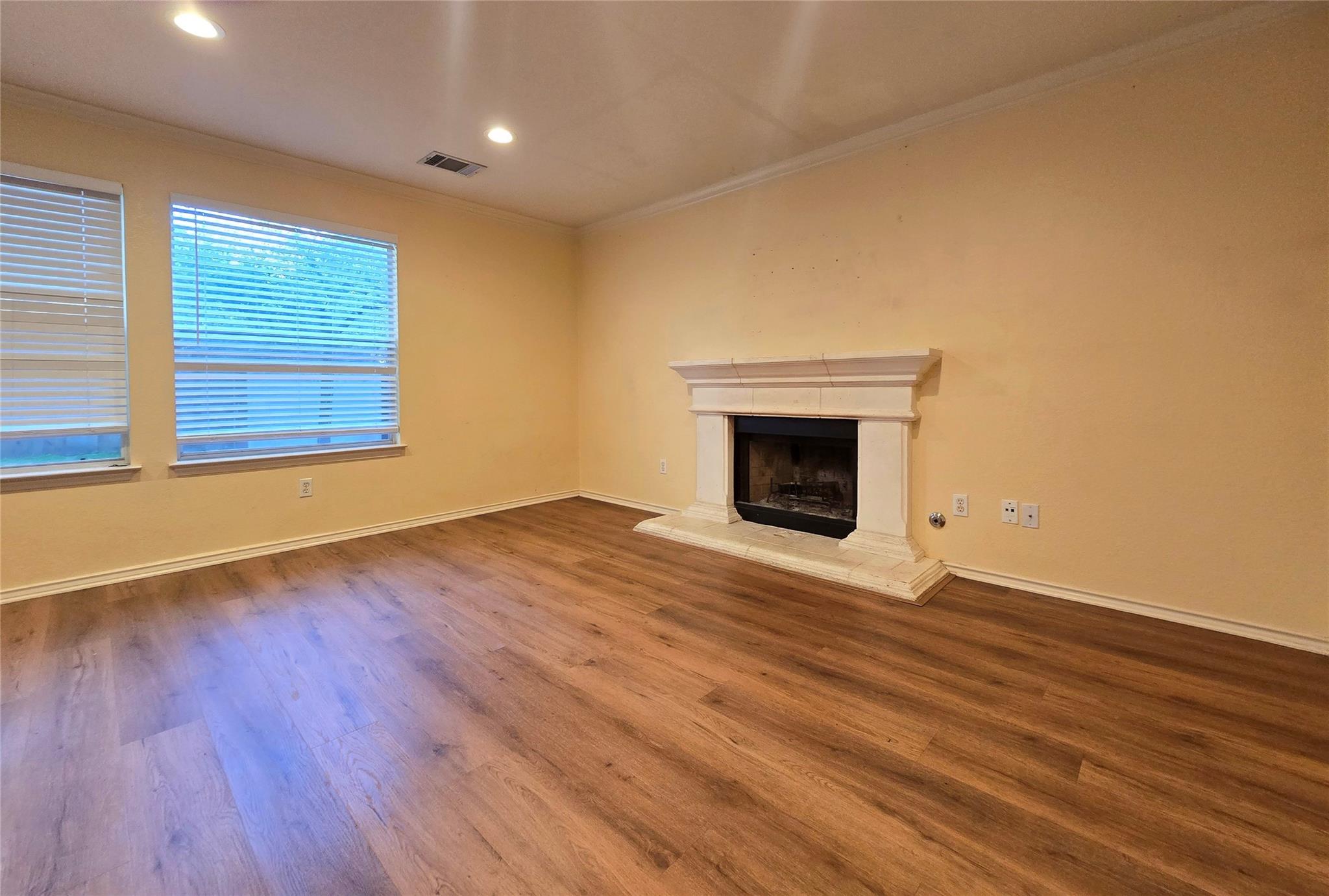 8336 Alvin High Ln Property Photo 10