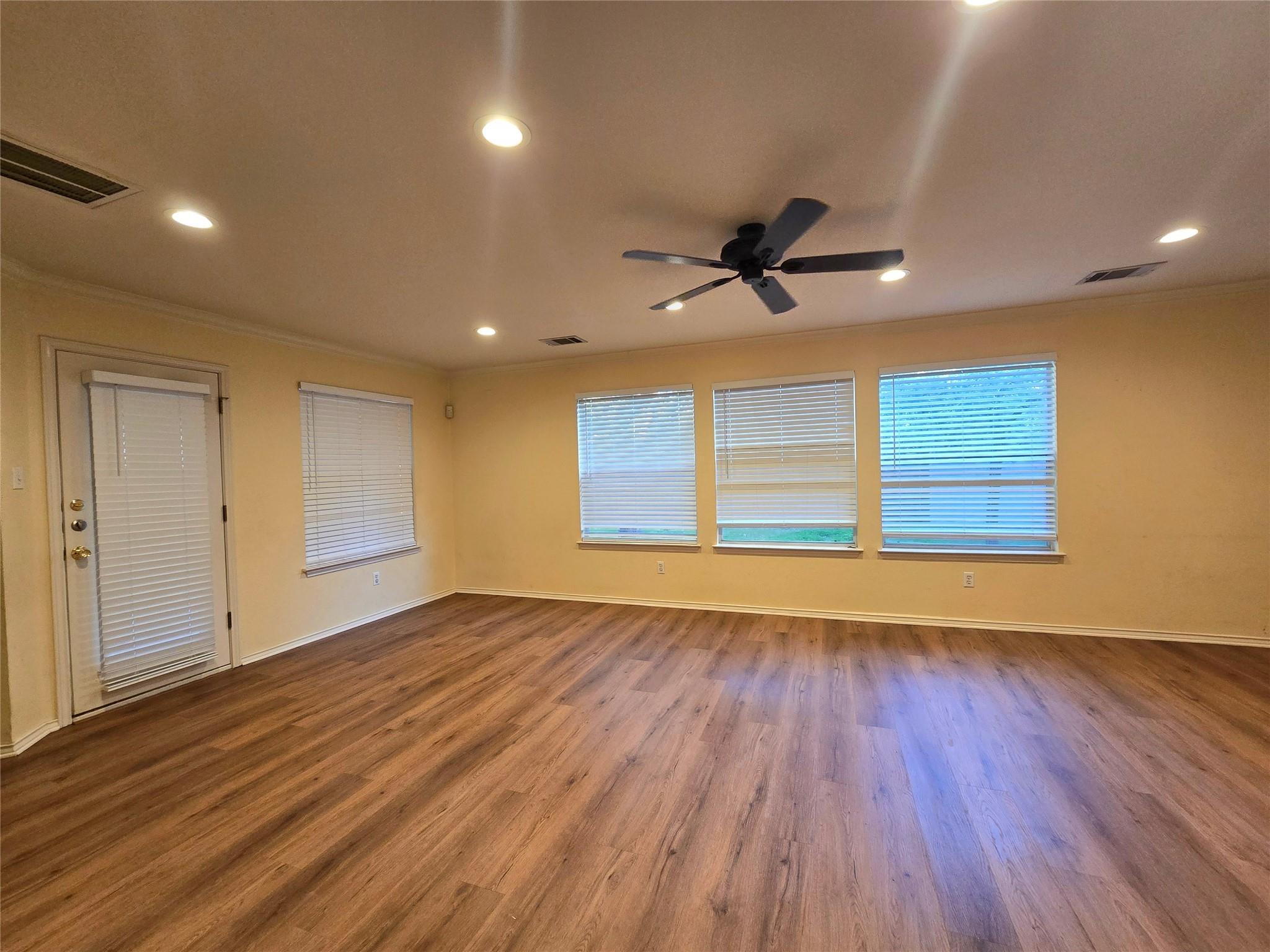 8336 Alvin High Ln Property Photo 11