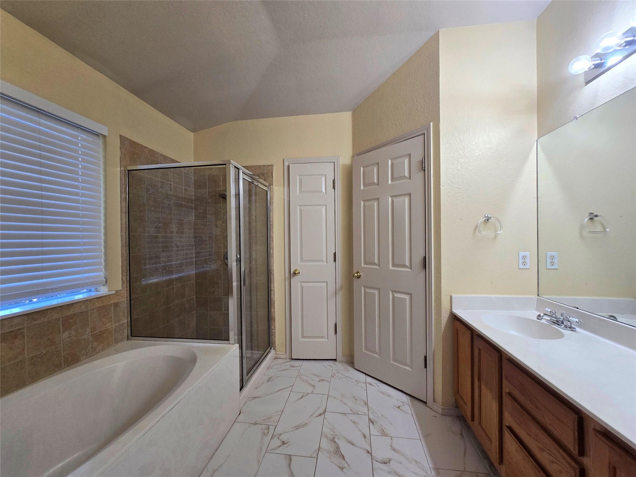 8336 Alvin High Ln Property Photo 15