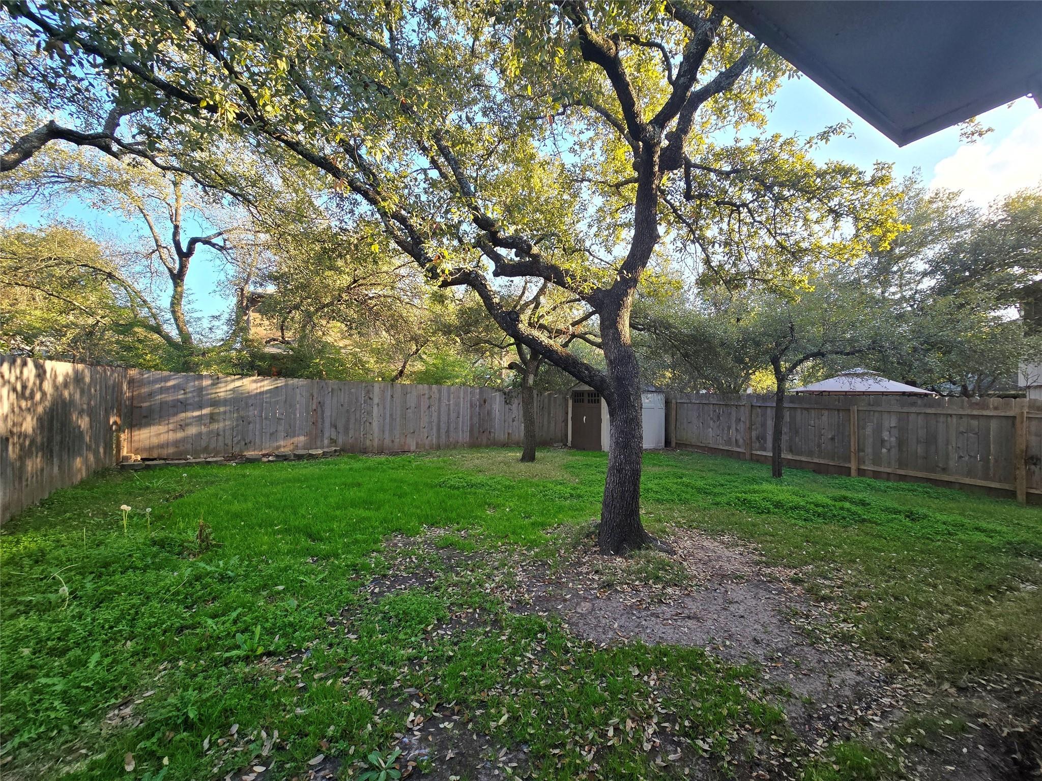 8336 Alvin High Ln Property Photo 22