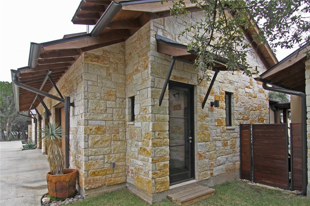 7080 Comanche Trl #- Garage Apartment Property Photo 3