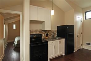 7080 Comanche Trl #- Garage Apartment Property Photo 5