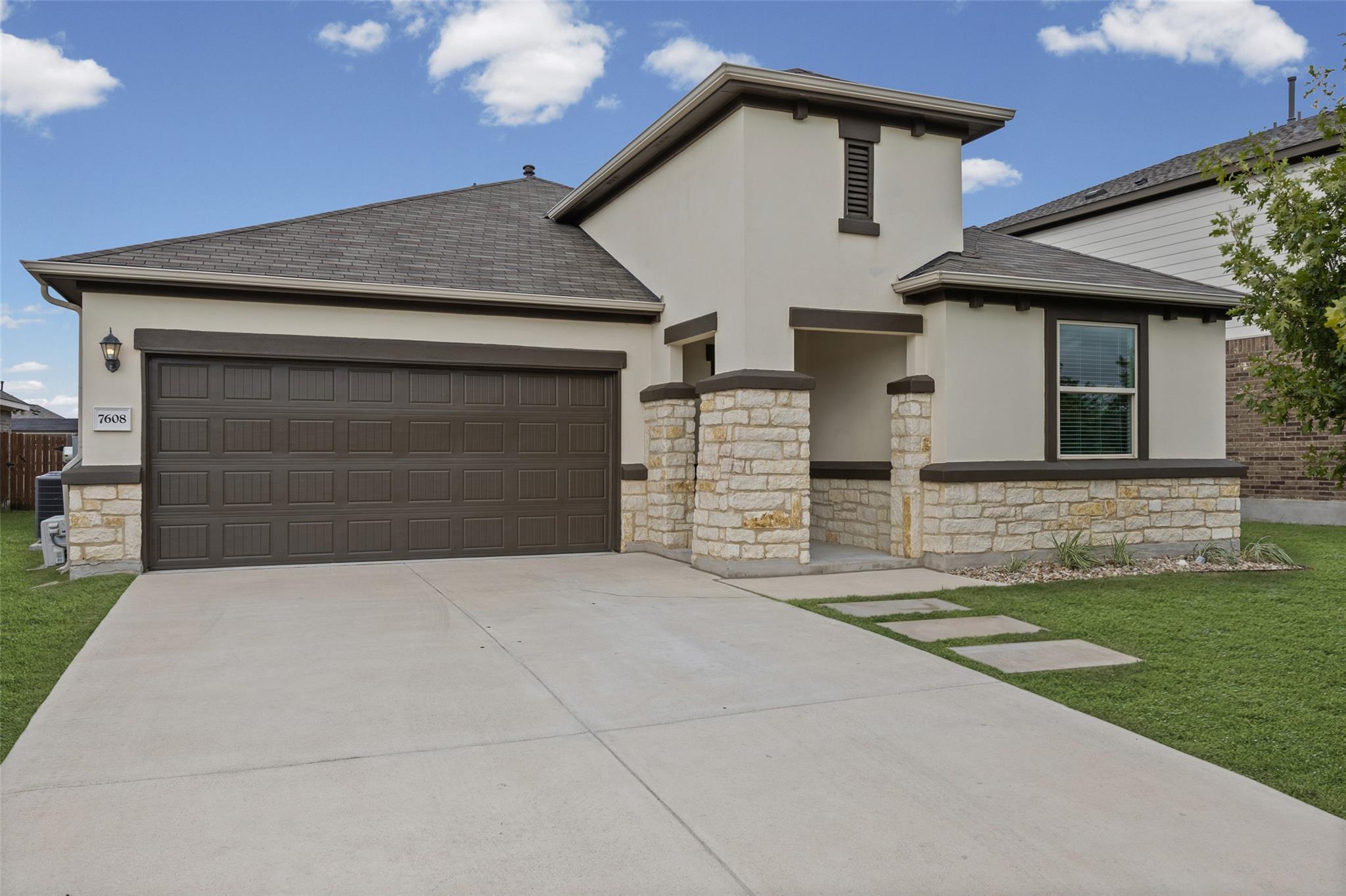 7608 Lombardy Loop Property Photo 1