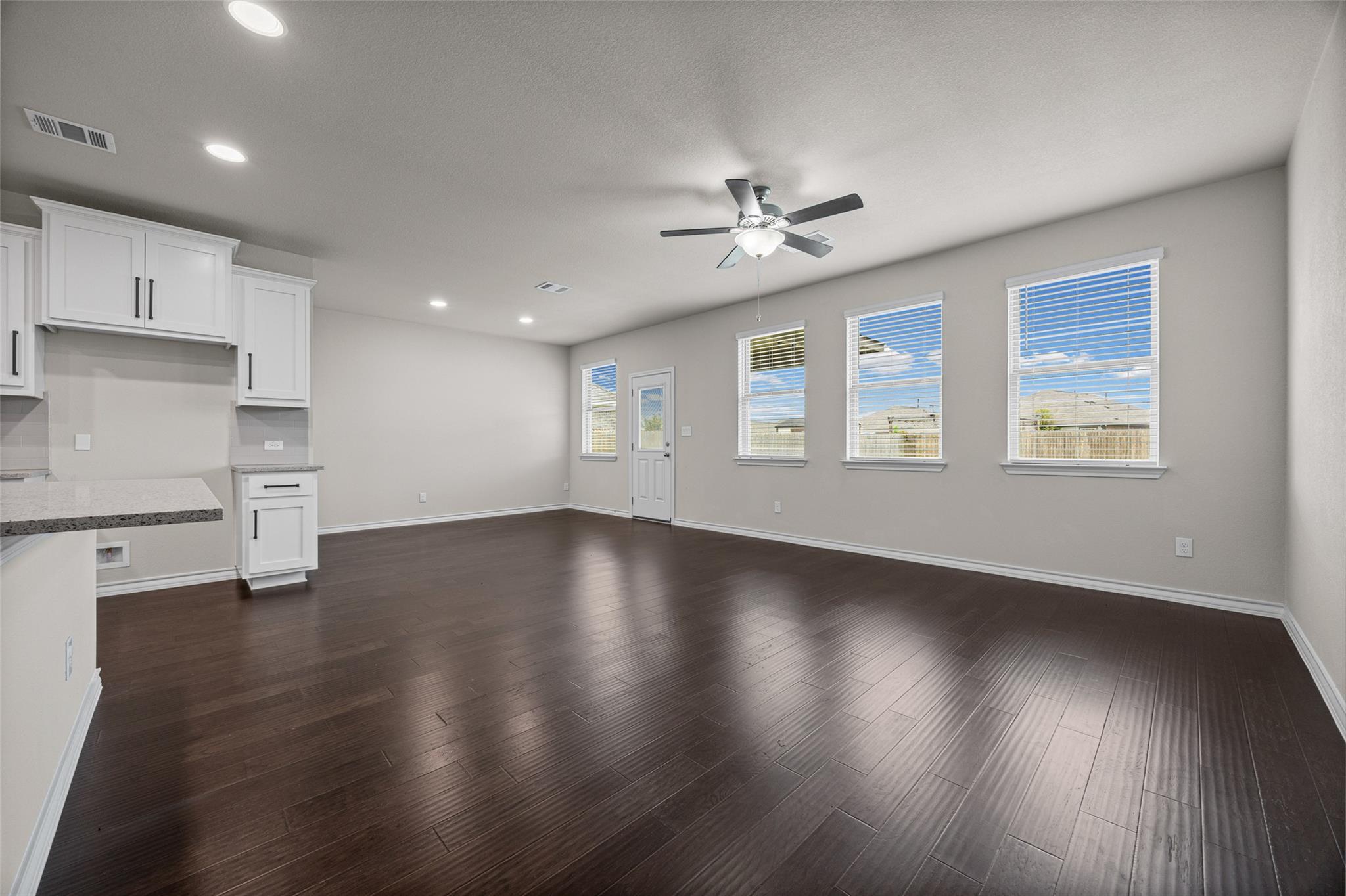 7608 Lombardy Loop Property Photo 6