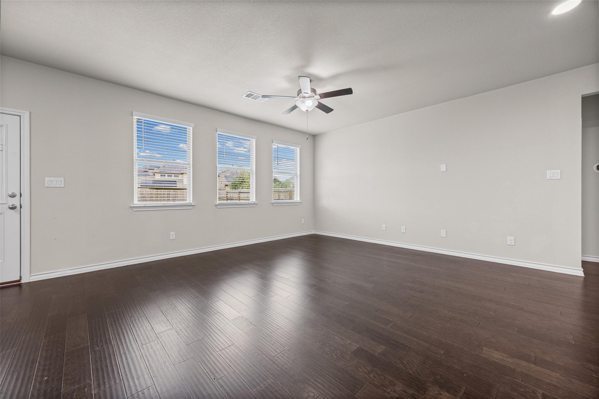 7608 Lombardy Loop Property Photo 8