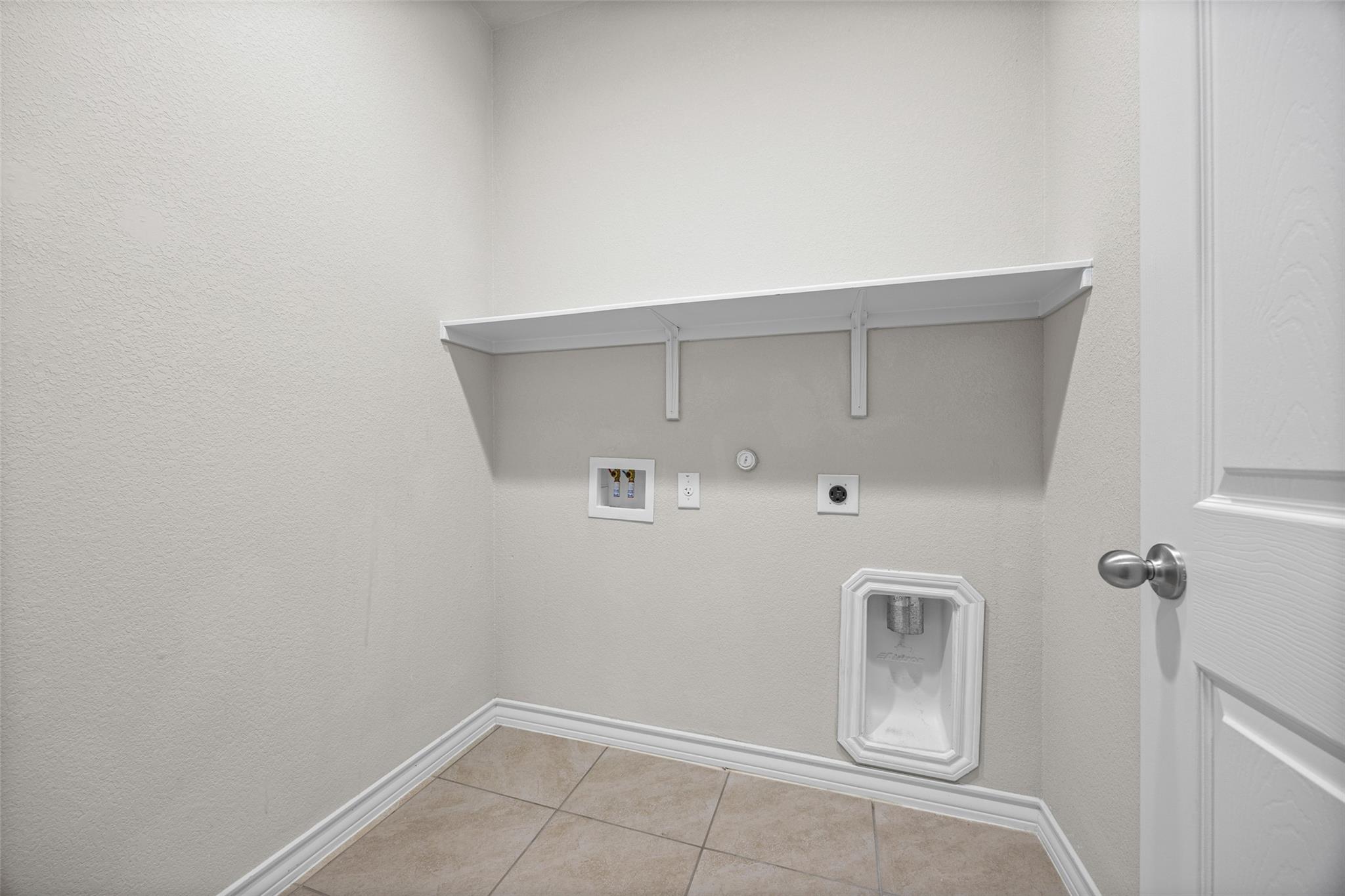 7608 Lombardy Loop Property Photo 25
