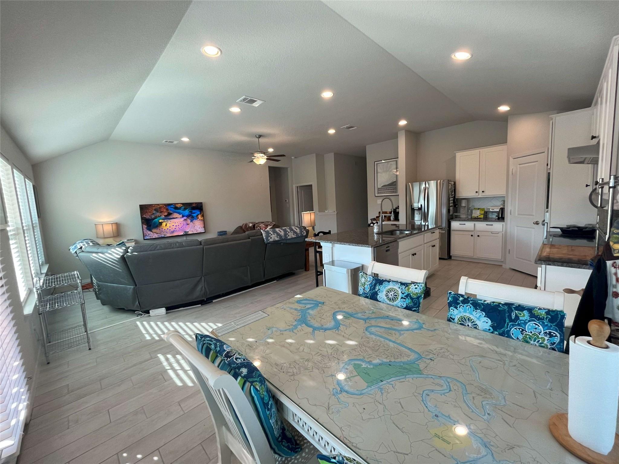 21522 Horseshoe Loop Property Photo 2