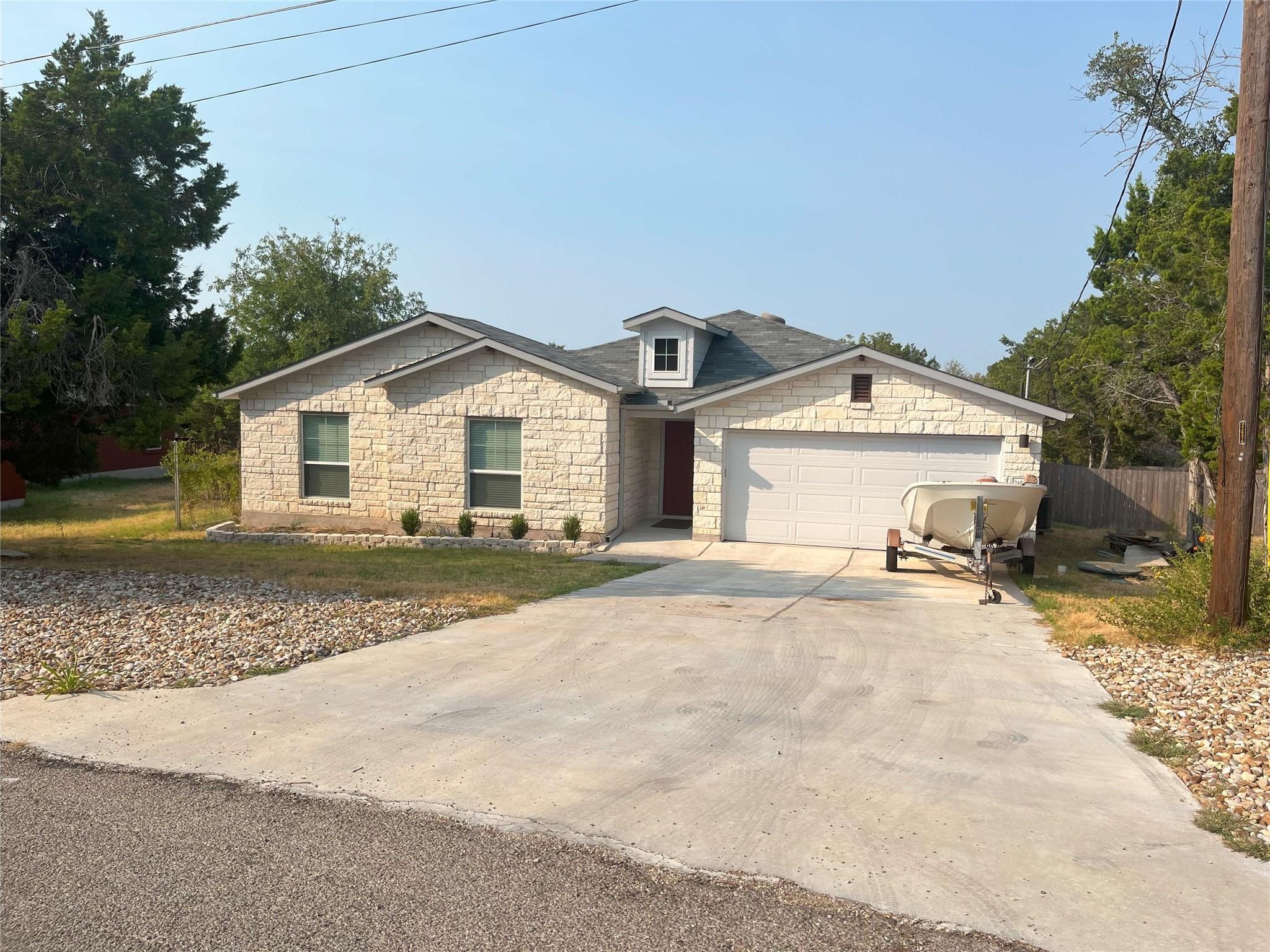 21522 Horseshoe Loop Property Photo 5