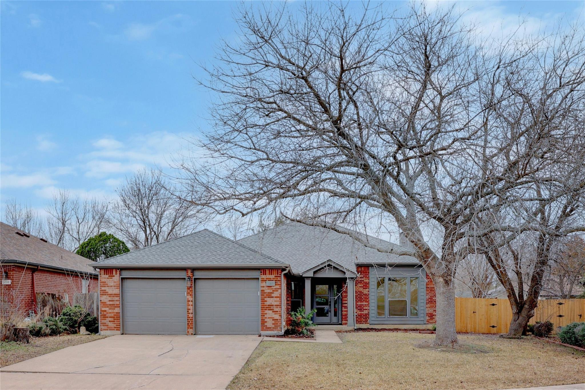 602 Firethorn Ln Property Photo